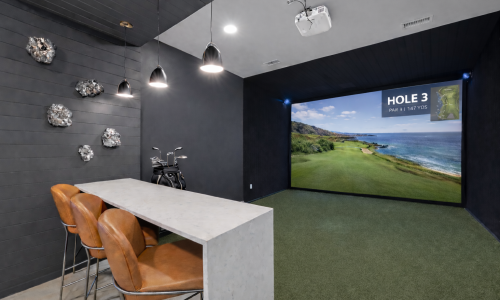 a golf simulator at 610 West apartments
