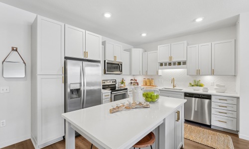 kitchen island at 610 West apartments